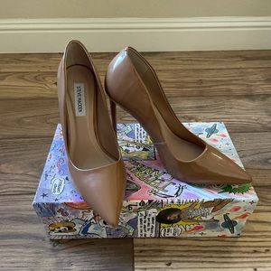Steve Madden Vala Camel Patent stiletto heel size8